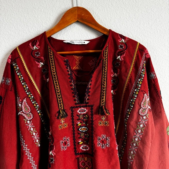 Zara Women's Floral Embroidered Split Neck Scalloped Detail Tunic Top Size XS - Picture 3 of 11